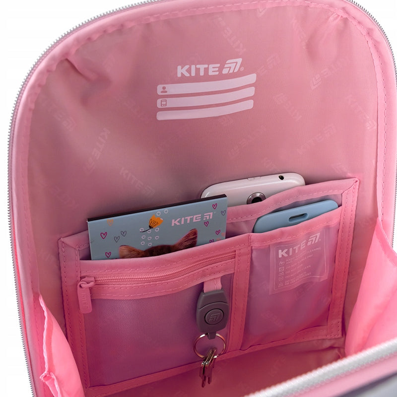 Wnętrze tornistra szkolnego Kite – organizer na przybory i kieszeń na telefon