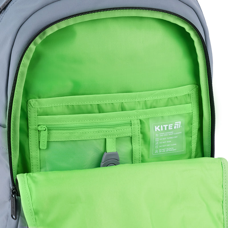 Pojemne wnętrze plecaka szkolnego Kite Urban w kolorze zielonym
