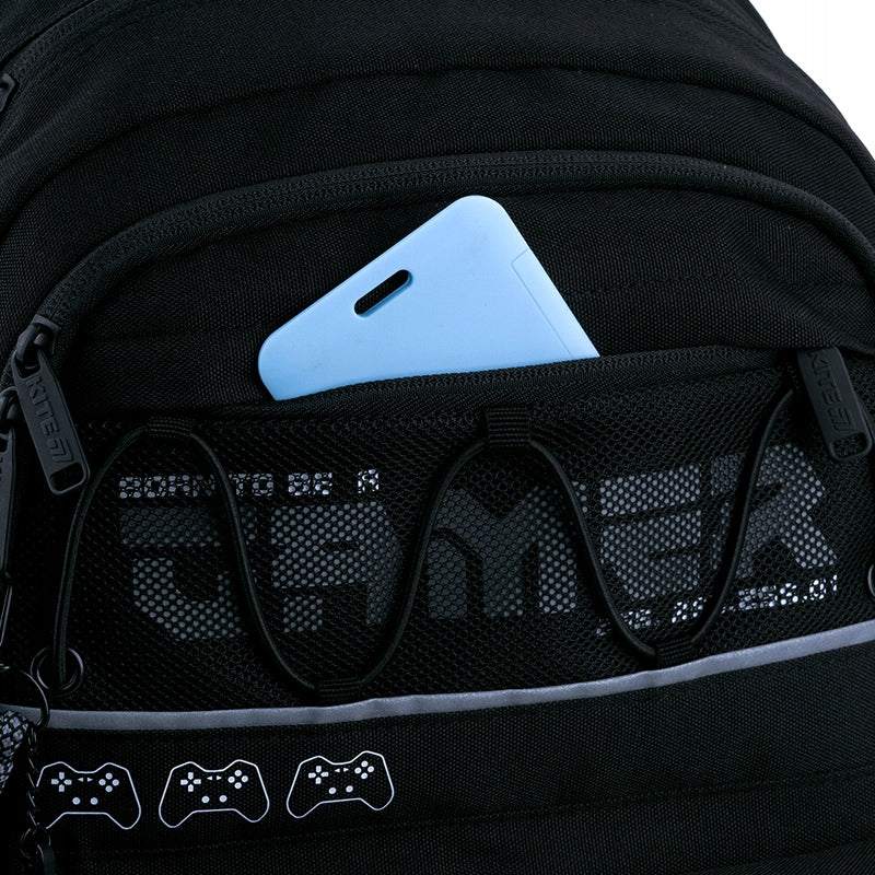 Detal tylnej kieszeni plecaka szkolnego Kite Gamer