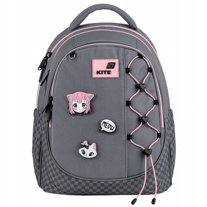 Widok plecaka Kite od przodu z dekoracyjnym sznurowaniem.