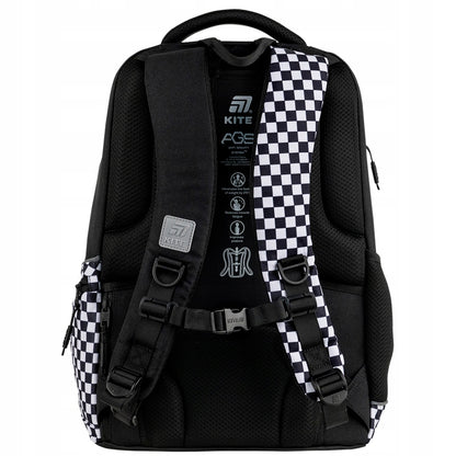 Szerokie, anatomiczne szelki S-kształtne z miękką wyściółką, chroniące ramiona przed uciskiem.