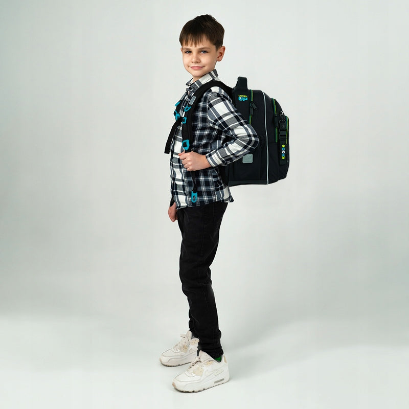 Plecak ortopedyczny Kite noszony przez chłopca