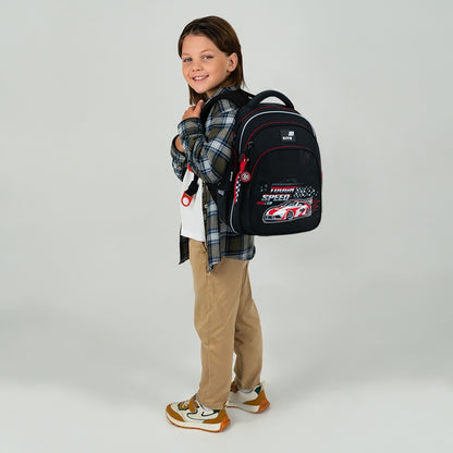 Plecak ortopedyczny Kite noszony przez chłopca