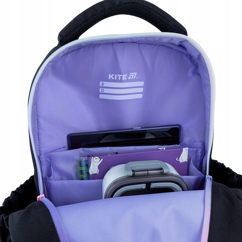 Wnętrze plecaka Kite z dwiema przegrodami i organizerem na przybory.