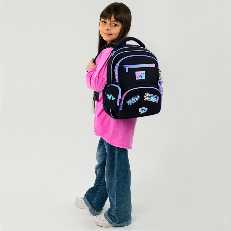 Plecak ortopedyczny dla dziewczynki Kite z wymiennymi naszywkami.