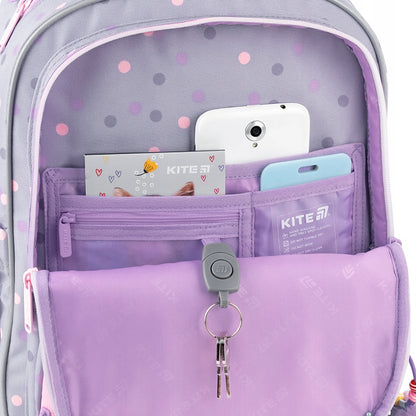 Przednia duża kieszeń na zamek idealna na lunchbox lub akcesoria.