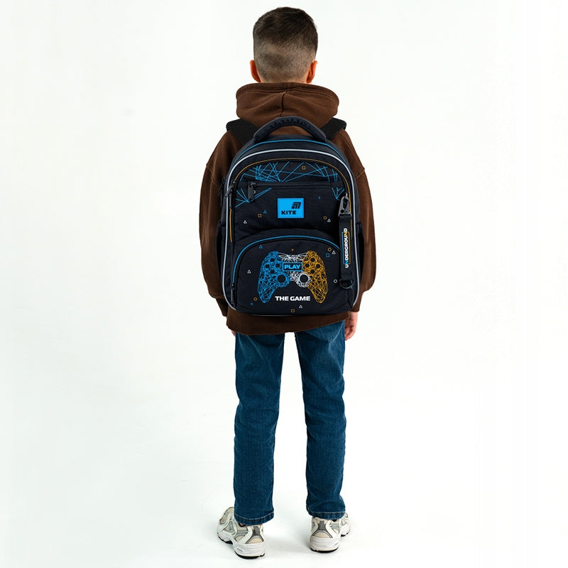 Miękki plecak ortopedyczny Kite Game na białym tle.