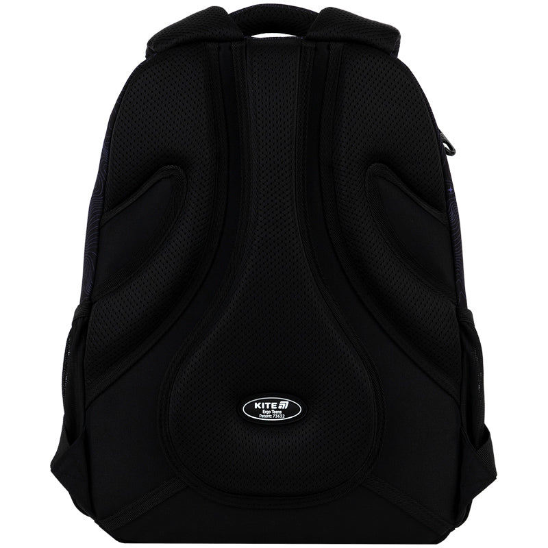 Widok ortopedycznego panelu z profilowanymi poduszkami i siatką zapewniającą wentylację.