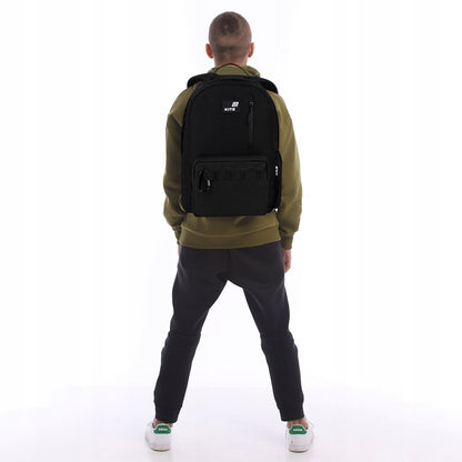 Plecak szkolny młodzieżowy Kite Teens Black – widok na dziecku