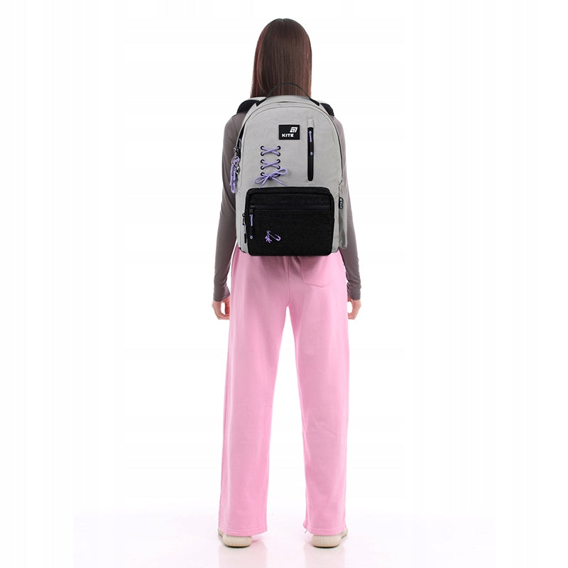 Plecak Kite Romantic Minimalism na plecach nastolatki