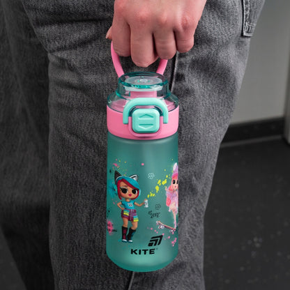 Butelka z uchwytem Kite LO26-1213 – wygodne przenoszenie bidonu sportowego.