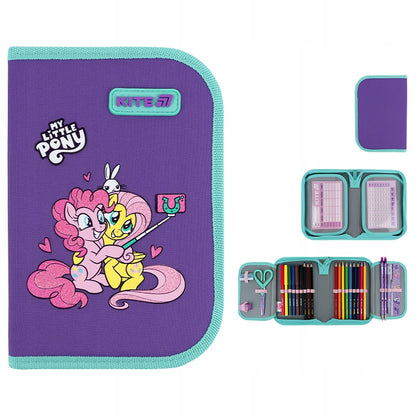 Prezentacja piórnika My Little Pony z różnych stron ukazująca bajkowy fioletowy kolor i detale 3D.