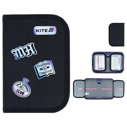Zestawienie ujęć czarnego piórnika Kite Monster High z holograficznymi wzorami z każdej strony.