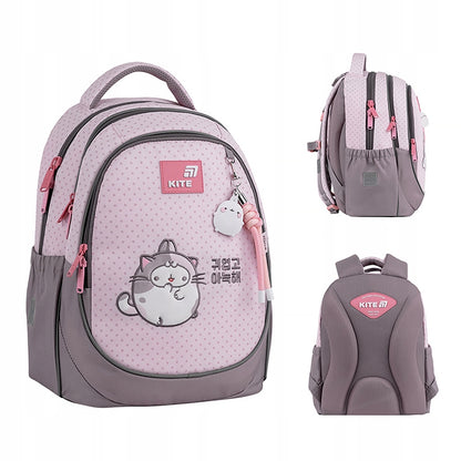 Różowy plecak z motywem Molang, pastelowymi detalami i miękką aplikacją 3D.