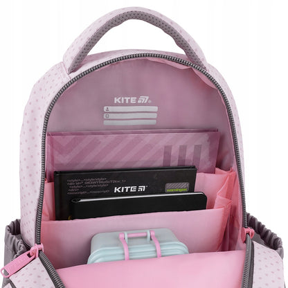 Komory główne z przegrodami utrzymującymi porządek w zeszytach.