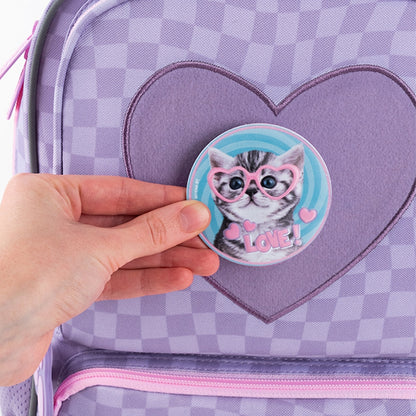 Naszywka 3D Studio Pets Kite trzymana w dłoniach