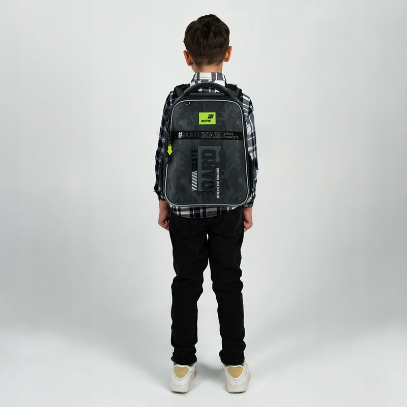Plecak szkolny Kite do szkoły podstawowej z elementami odblaskowymi