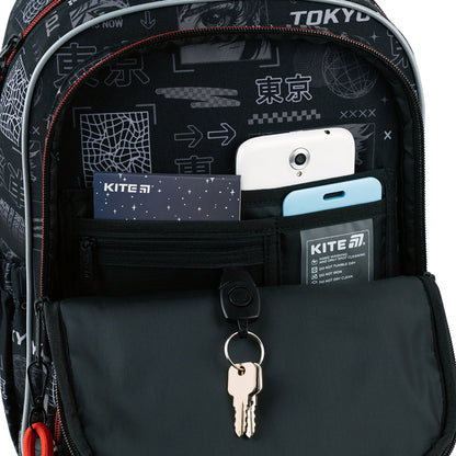 Wnętrze plecaka Kite z organizerem i kieszenią na telefon