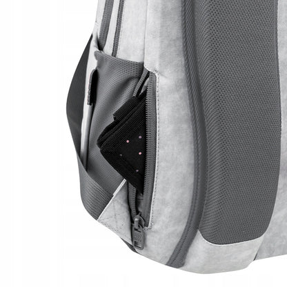 ukryta kieszeń na portfel umieszczona na plecach plecaka Hello Kitty