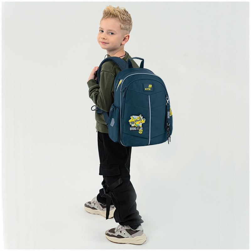 Chłopiec z plecakiem szkolnym Kite Transformers