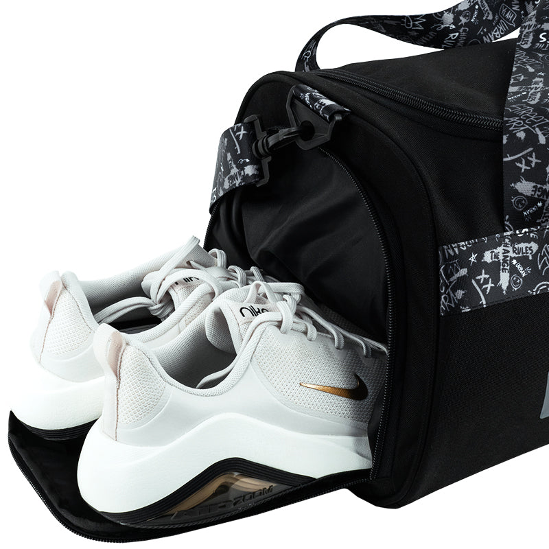 Oddzielna komora na obuwie w torbie sportowej Kite