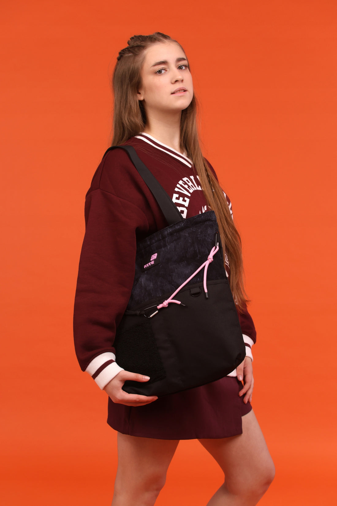 czarna torba shopper na spacer i trening