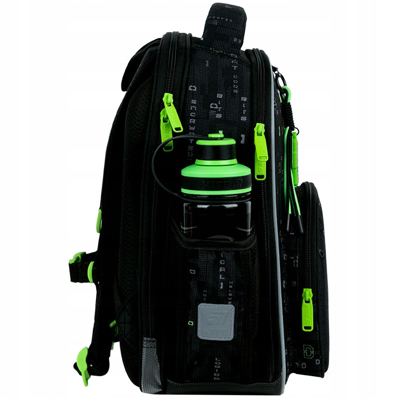 Tornister szkolny ortopedyczny – profil boczny z kieszenią na bidon