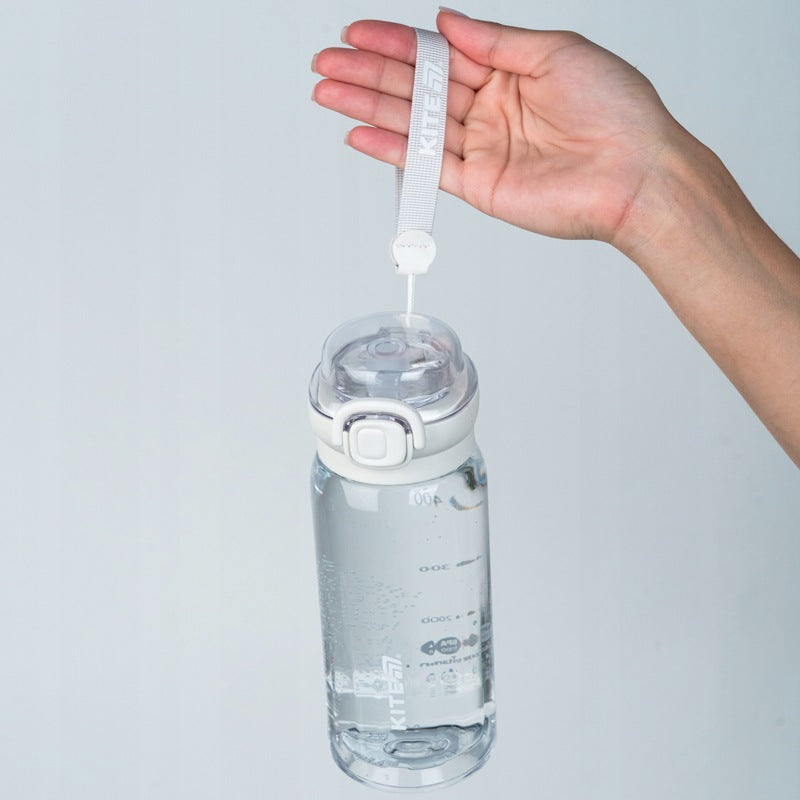Bidon tritanowy do szkoły na trening z sitkiem ustnikiem 500ml biały Kite