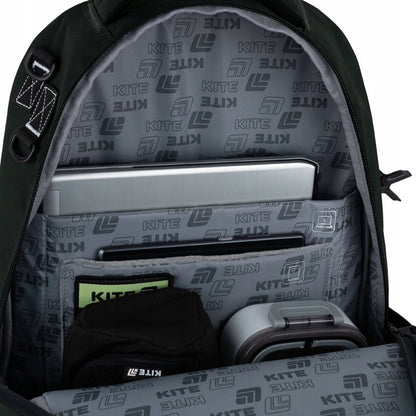 Przegroda na laptopa i kieszeń na tablet z pluszową wyściółką. 