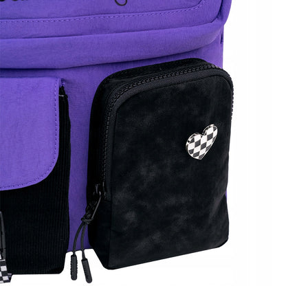 trzy naszywane kieszenie przednie na froncie plecaka