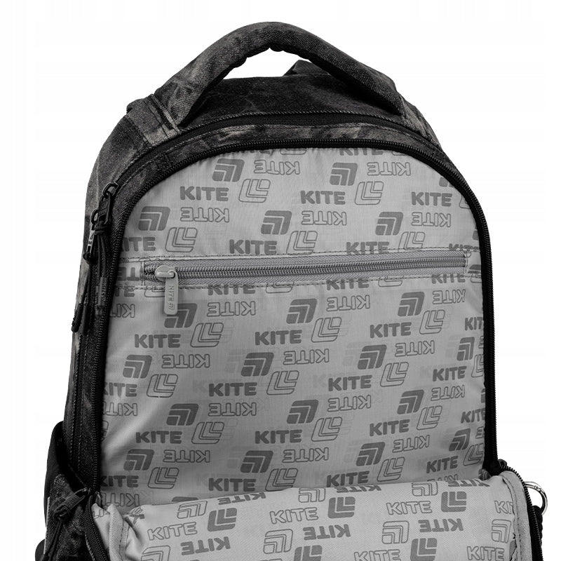 wewnętrzna kieszeń zapinana na zamek w pierwszej komorze