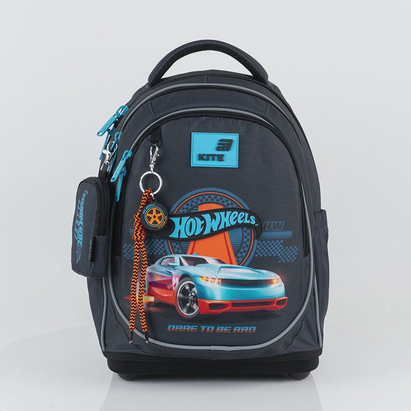 Batoh školní ortopedický Hot Wheels Kite pro chlapce s přívěskem