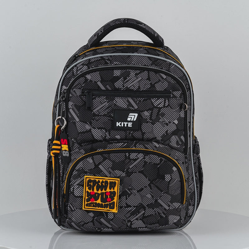 Batoh školní pro chlapce 1-5 třída ortopedický s nášivkami na suchý zip Kite
